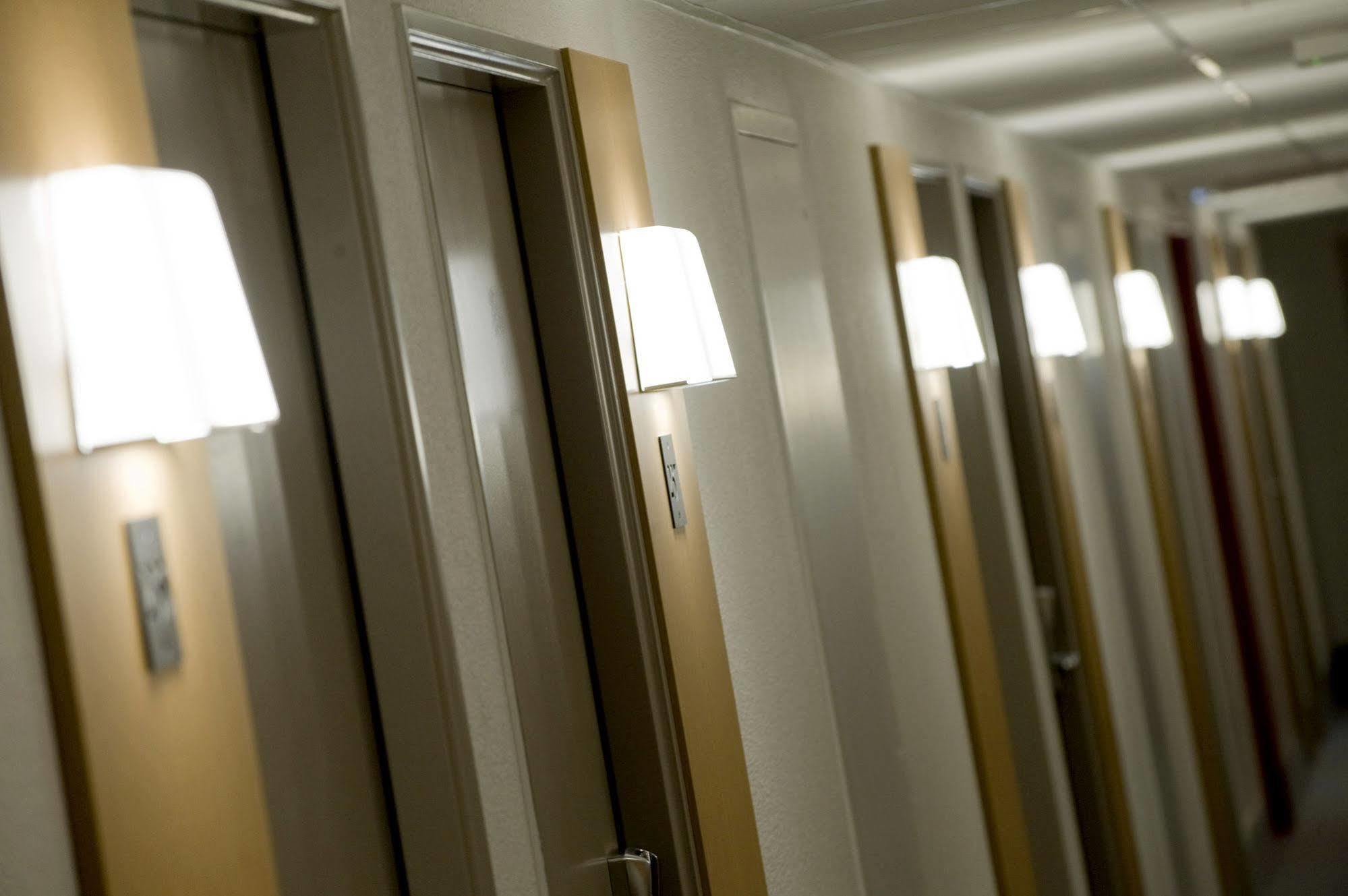 B&B Hotel Clermont-Ferrand Le Brezet Aeroport Kültér fotó